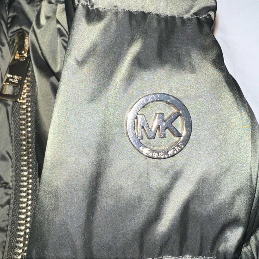 Michael Kors Puffer Jacket with Fur Hood - Picture 6 of 6
